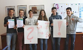 Vom Problem zur Lösung mithilfe einer geeigneten Strategie - Sie lernen in mehrtätigen Mathe-Seminaren, wie man kniffligen Fragen anpackt: Hendrik Schillinger, Christoph Birkel, Timo Fritsch, Lara Celine Schiele, Daniel Schiller und Tim Kauer schnitten bei der Mathe-Olympiade und beim Landeswettbewerb hervorragend ab.