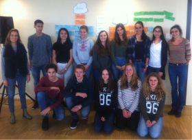 Die neuen Streitschlichter mit ihren Lehrerinnen Frau Emmerich (li) und Frau Ionescu (re): Reihe oben (von links nach rechts): Leon Zimmermann (10d), Diem My Schüler (10d), Julia Oelmann (10d), Stavroula Tselious (10d), Sophia Päuser (10d), Teresa Fischer (10d), Thanh Van Hoang (9d) Reihe unten (von links nach rechts): Benno Löschel (10d), Benjamin Wüst (10d), Jennifer Seipp (8b), Alexandra Michel (9d), Antonia Dinter (8b)