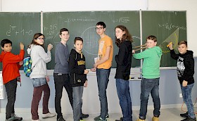 Die Knobel-Talente der Mathe-AG haben beim Landeswettbewerb Mathematik wieder viele Preise gewonnen: Eliseo Carrasco Krämer, Laetitia Dobiasz, David Edel, Jan Bollian, Felix Messner, Jan Vomstein, Fynn Janson, Jannis Burkard.
