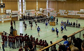 Das Volleyball-Prestige-Duell Lehrer gegen Schüler haben dieses Jahr die Schüler gewonnen.