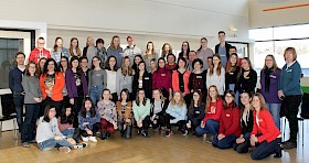 35 internationale Gäste treffen sich mit den Hebel-Schülern und Lehrern, um Ideen zum Thema „Soziales Engagement“ auszutauschen.