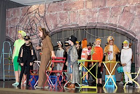 Das Musical „Die fürchterlichen Fünf“ der Klasse 5c begeisterte das Publikum.