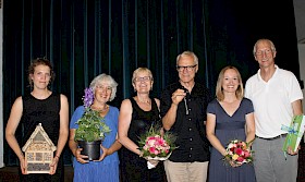 Sie verlassen das Hebel: Linda Ohlmeier, Andrea Krohne, Uschi Stolz, Herbert Posada, Anika Ohm, Christoph Fisches.