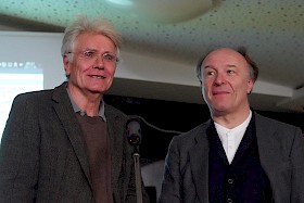 (Copyright Freundeskreis Hebel-Gymnasium) Peter Staengle und Roland Reuß gaben einen Einblick in die reizvolle und schwierige Aufgabe, Franz Kafkas Gesamtwerk herauszugeben.
