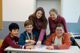 Die Mathe-Cracks Felix Zhang, Moritz Brand, Roxana Gulde, Anna-Sophia Hoffmann und Eike Janson schafften beim Unterstufen-Teamwettbewerb einen fünften Platz.