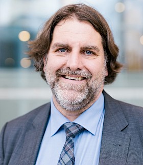 Professor Löschel gehört zu den einflussreichsten Ökonomen Deutschlands. Er sprach im Seminarkurs über „Nachhaltigkeit in der Wirtschaft“ (Foto kostenfrei © Dominik Schreiner)