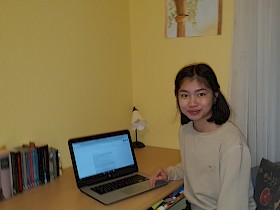 Schülersprecherin An Ngo wertschätzt den Online-Unterricht, weil er einen festen Rhythmus in den Tag bringt.
