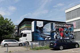 Nicht zu übersehen: der „Discover Industry“-Truck.