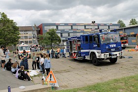 Die Hilfsorganisationen präsentierten sich auf dem Schulhof mit vielen Mitmach-Angeboten.