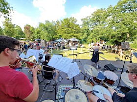 Viele Gäste, fetzige Musik und gute Stimmung beim Sommerfest des Hebel-Gymnasiums.